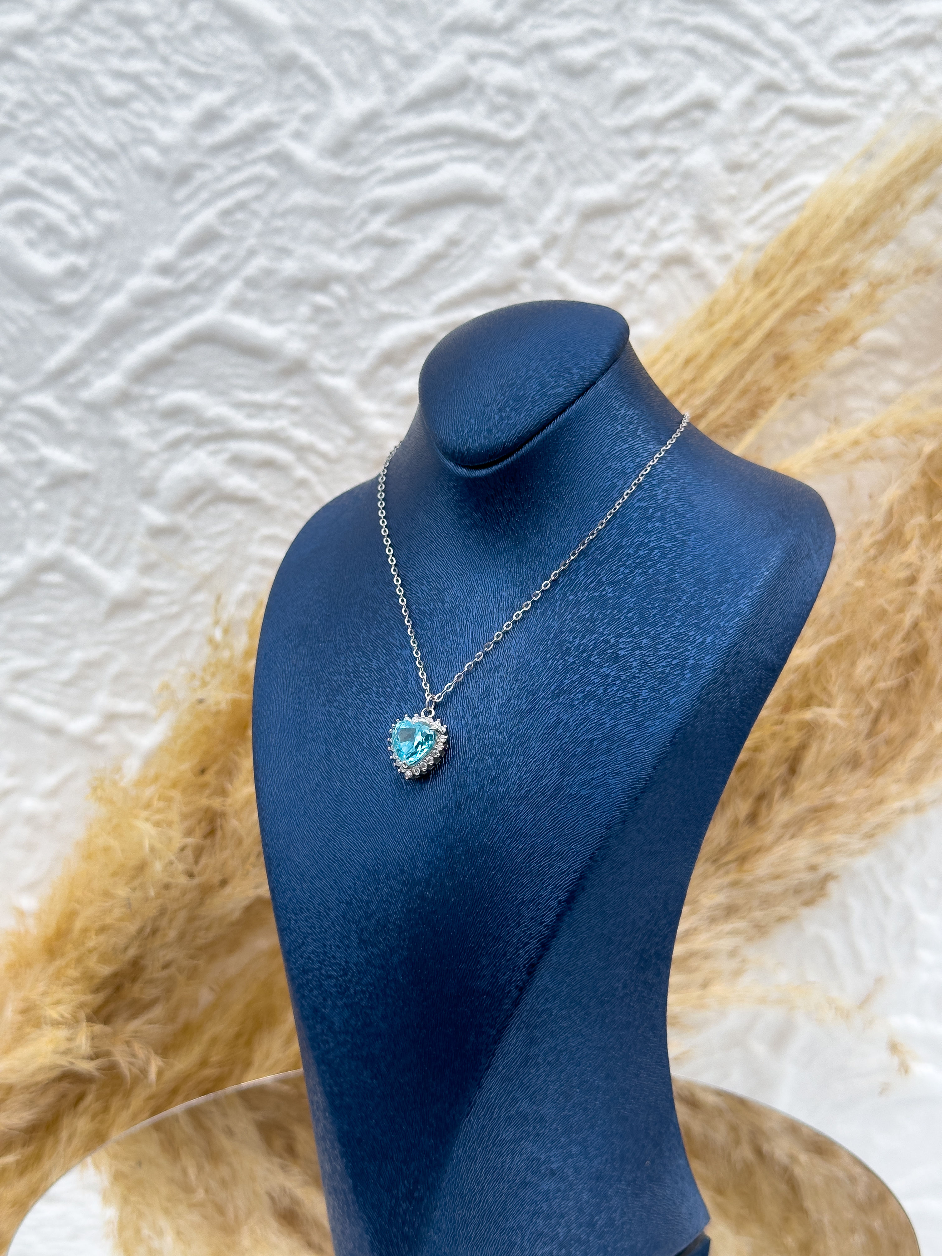 925 Ayar Gümüş Aquamarin Taşlı Kalpli Kadın Kolye – Pırlanta Montür Özel Tasarım